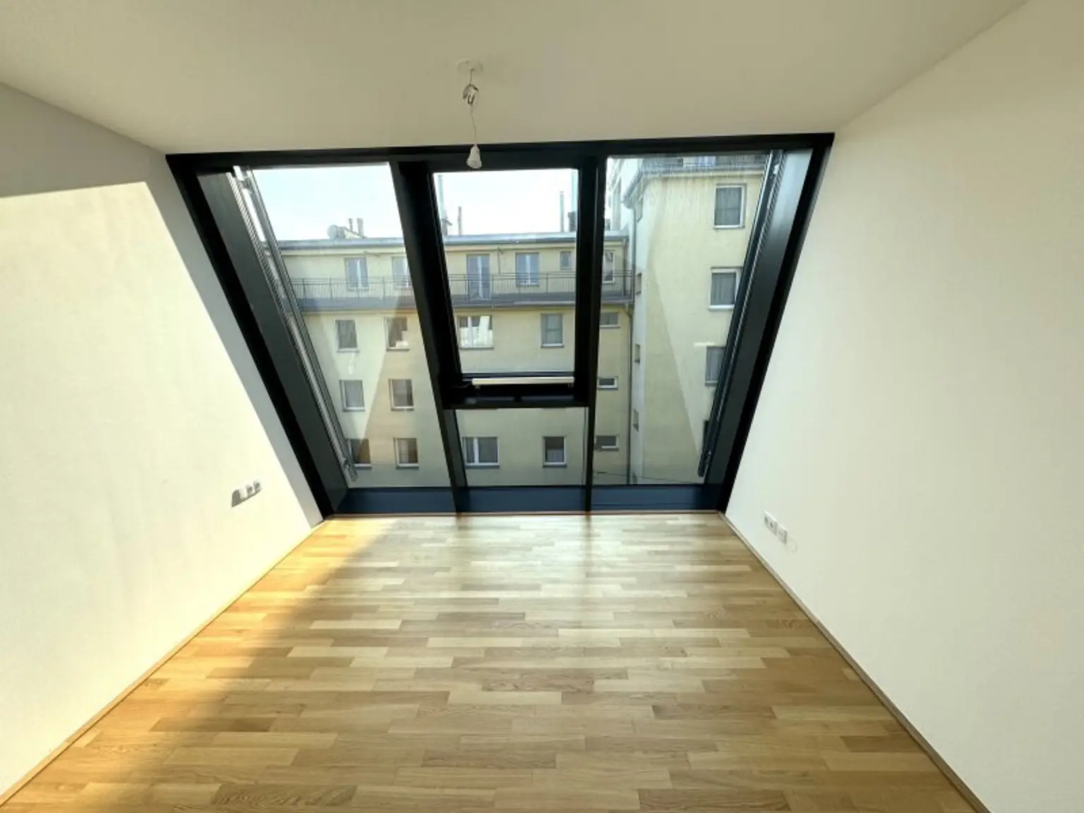 WOHNEN UND GENIESSEN IM SÜDWESTEN VON WIEN! PERFEKTE INFRASTRUKTUR – NÄHE SCHÖNBRUNN!