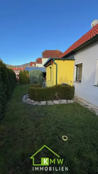 Saniertes, kleines Haus in guter Lage