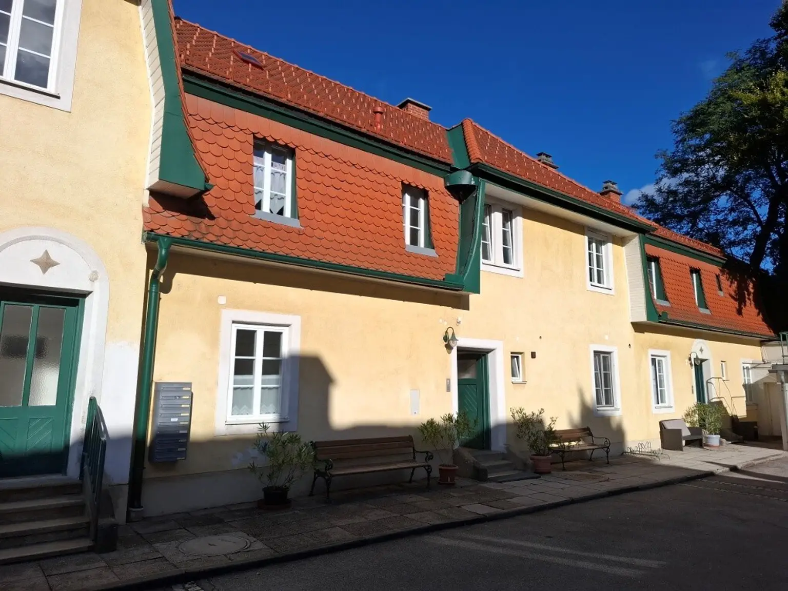 Zentrumsnahe 2-Zimmer-Wohnung mit Küchenblock im Hochparterre eines Wohnhauses in Bruck/Mur zu mieten !