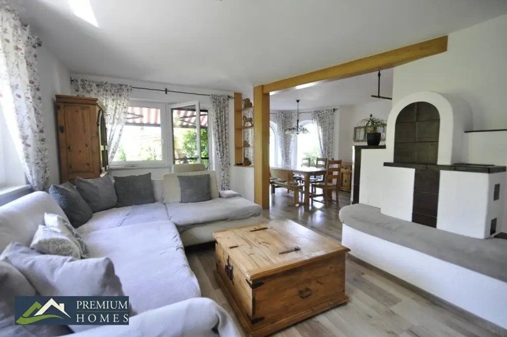 BREITENBACH am Inn - Großzügiges Einfamilienwohnhaus mit Terrasse, Balkon, Keller, Garage, zwei Carports, Garten, Gartenhaus, Geräte- und Holzschuppen
