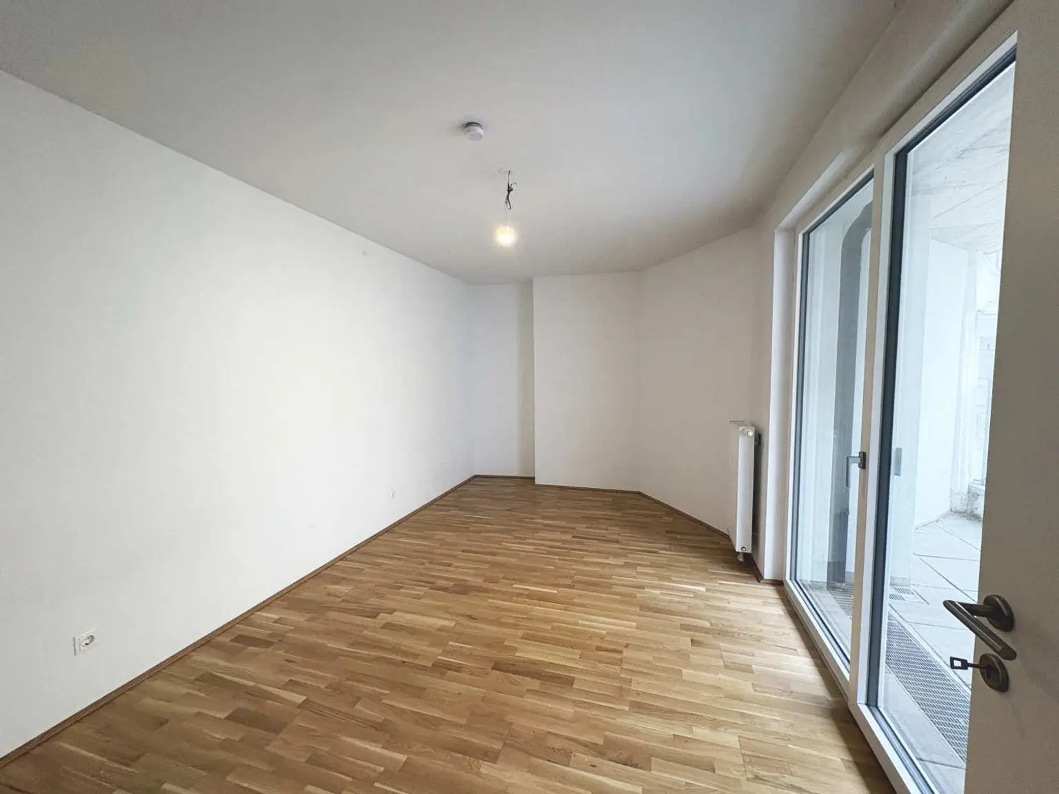 Unbefristeter Mietvertrag - 2-Zimmer-Wohnung 
mit Loggia und top Aufteilung