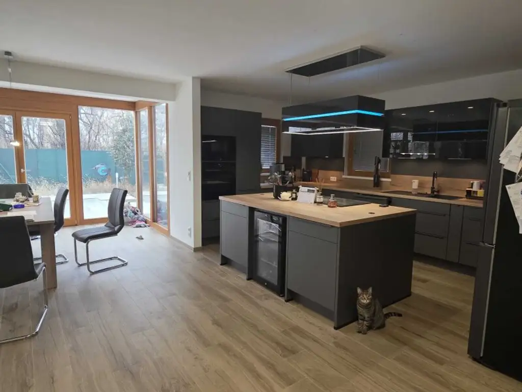 Idyllisches Einfamilienhaus in Gänserndorf: 5 Zimmer, Pool, Balkon & mehr!