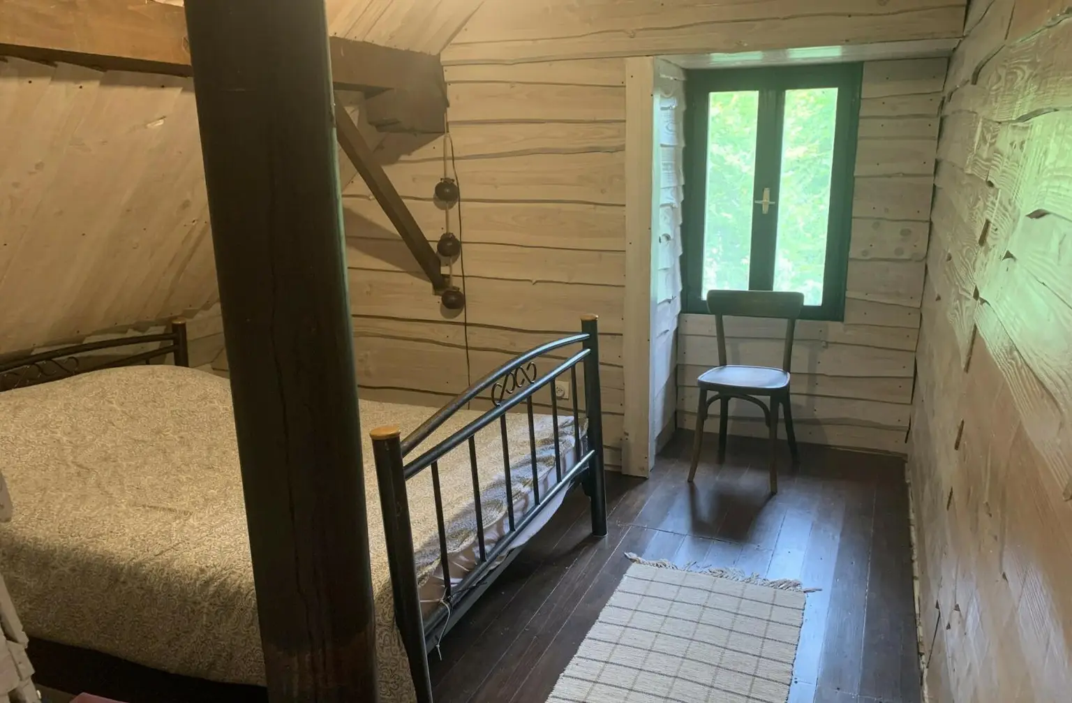 Anwesen 20 ha + Haus -20