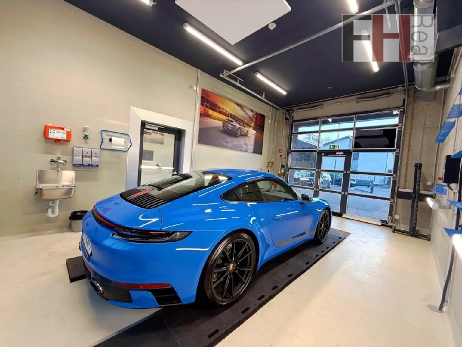 Moderne Gewerbeliegenschaft mit stylischer Wohneinheit inkl. Pool on Top! Bauland Kerngebiet! Vielfältige Nutzungsmöglichkeiten > Geschäftslokal, Büro, Praxis, Mobilitätscenter, KFZ!