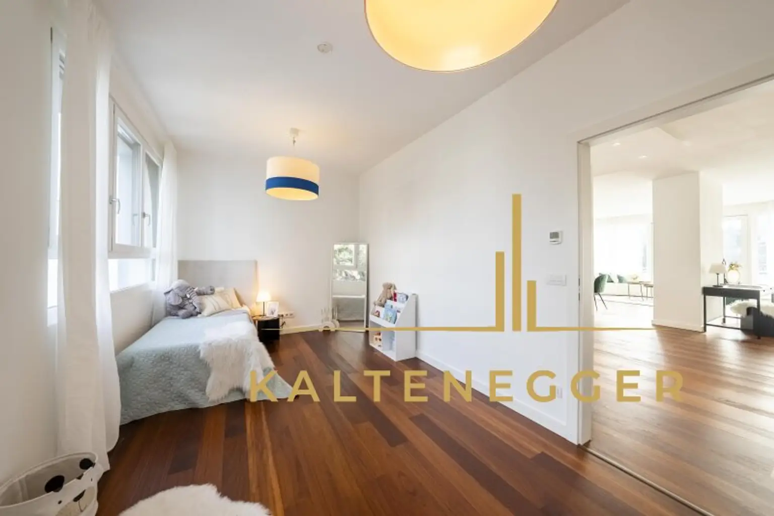 Luxusappartement in Wien-Döbling/Grinzing mit Einliegerwohnung, Terrasse, Pool, Garten und Garage