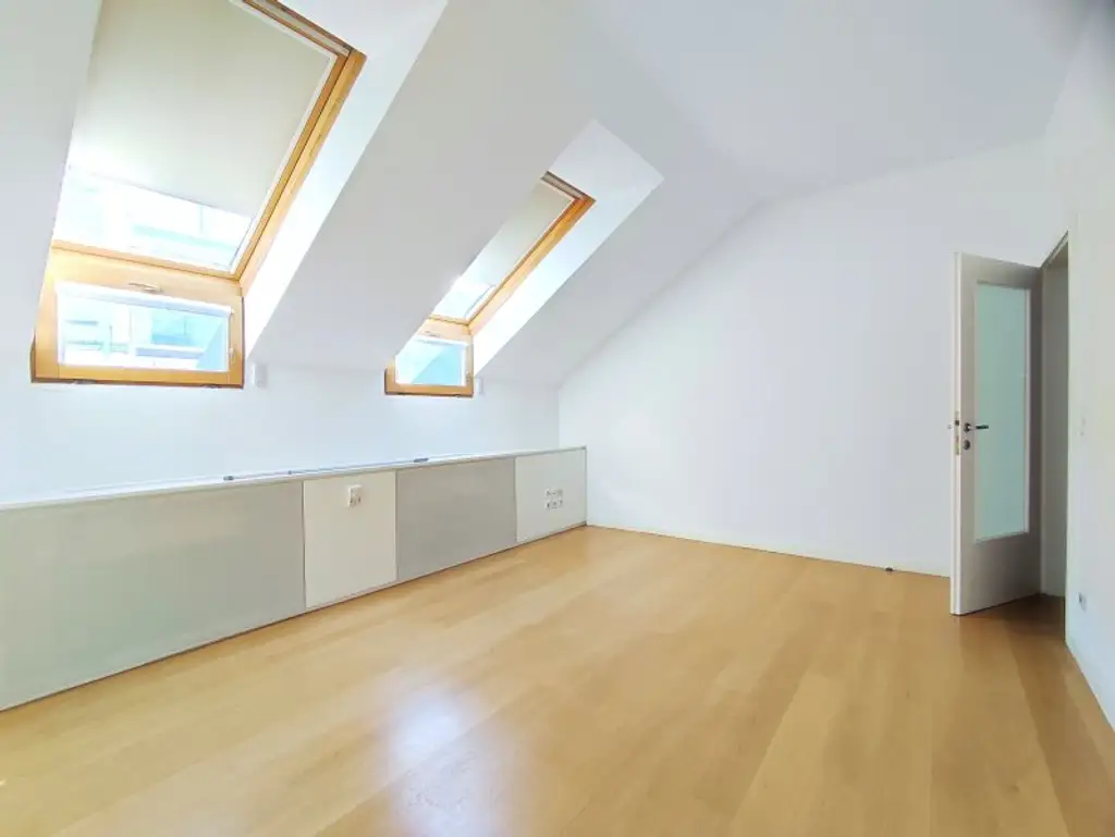 SKYLINE ROOFTOP APARTMENT : DG-Maisonette mit 2 Terrassen