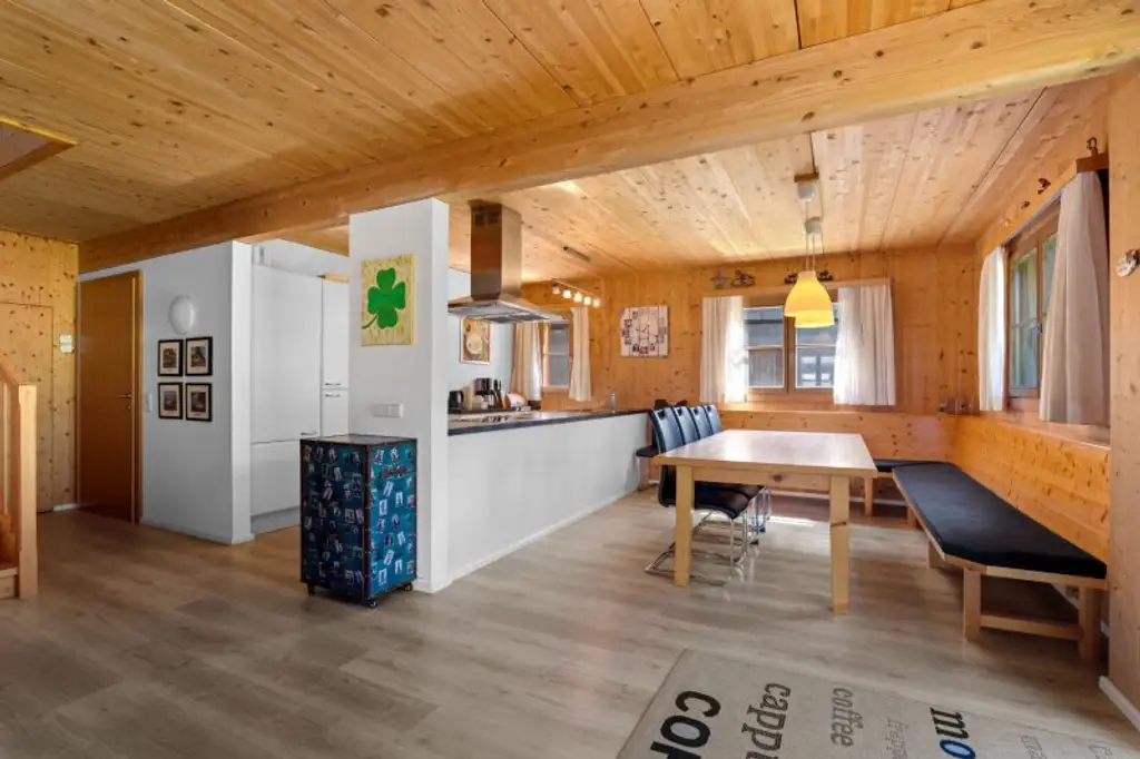 Traumhaftes Chalet in Bartholomäberg: 6 Zimmer, Garten, Terrasse & viel Platz!