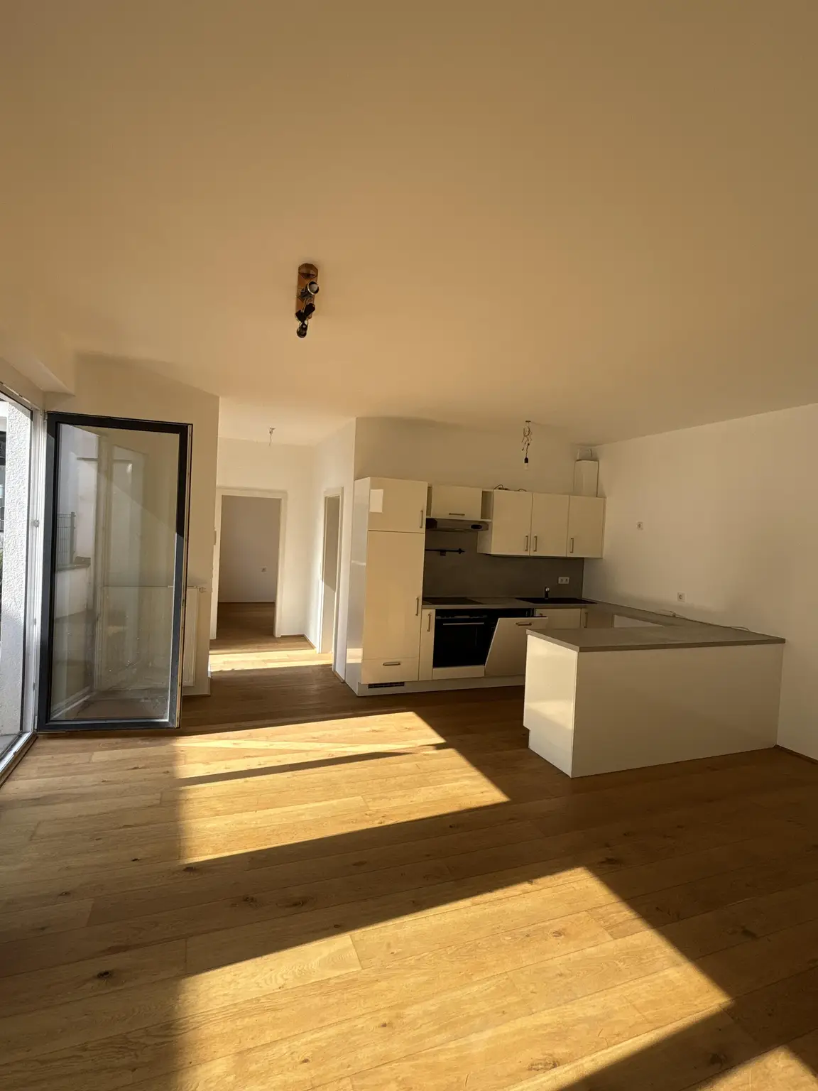 Gartenwohnung ~ 2 Zimmer ~ südlich ausgerichtet ~ Parkplatzmöglichkeit