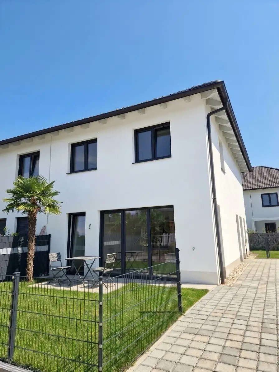 Modernes Doppelhaus mit Garten und Terrasse auf Eigengrund & zeitgemäßem Wohnkomfort