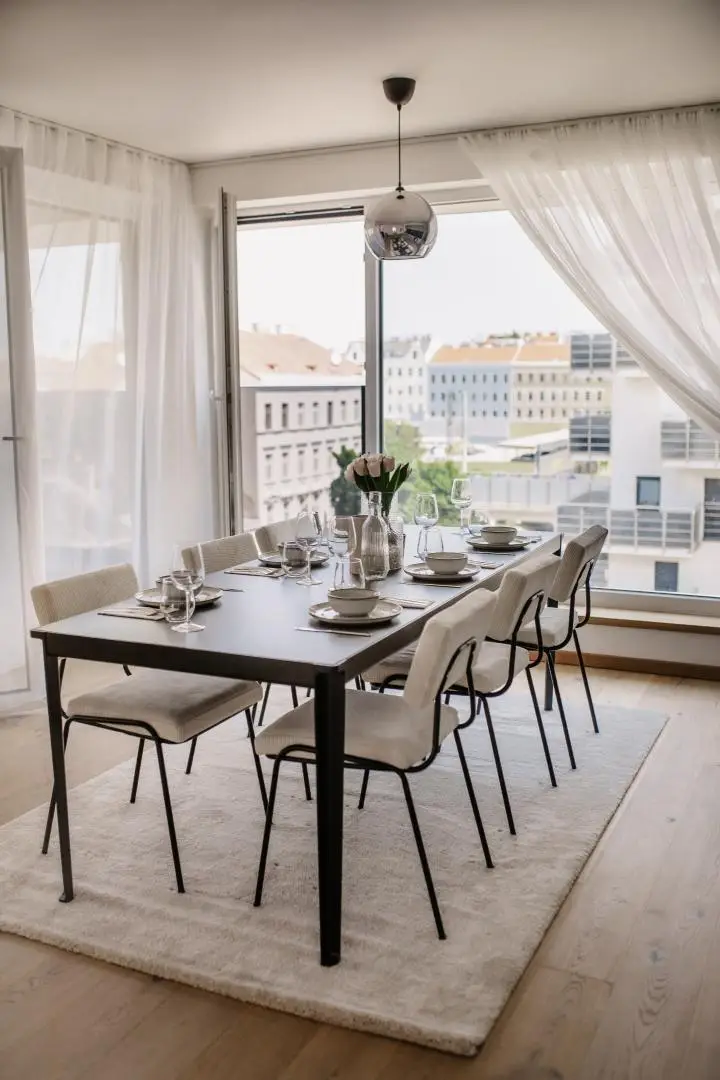 Erstbezug Neubau – 2-Zimmer-Dachgeschosswohnung mit Loggia und Klimaanlage