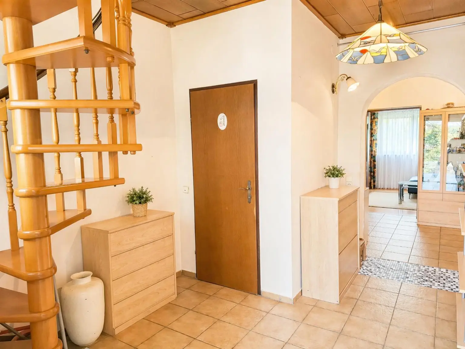 Vorraum Hauptgebäude