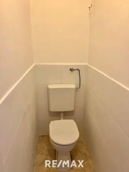 separates WC, neu verfliest