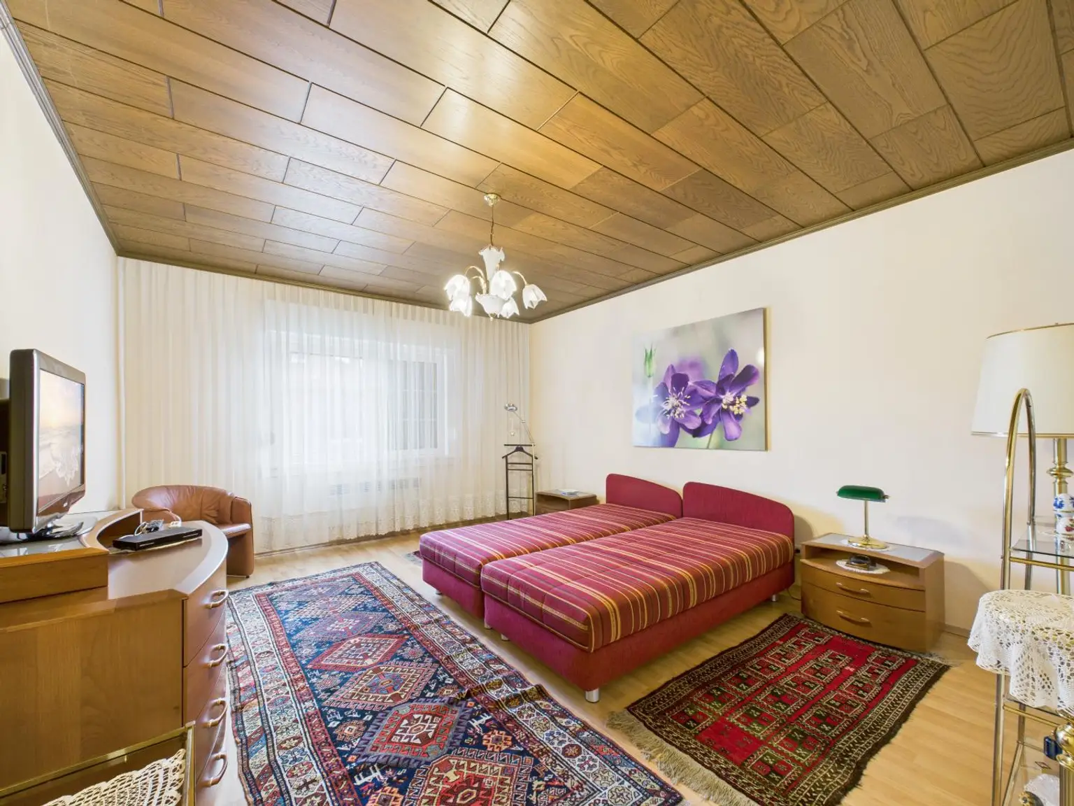 Einfamilienhaus mit Keller, Garten und Garage