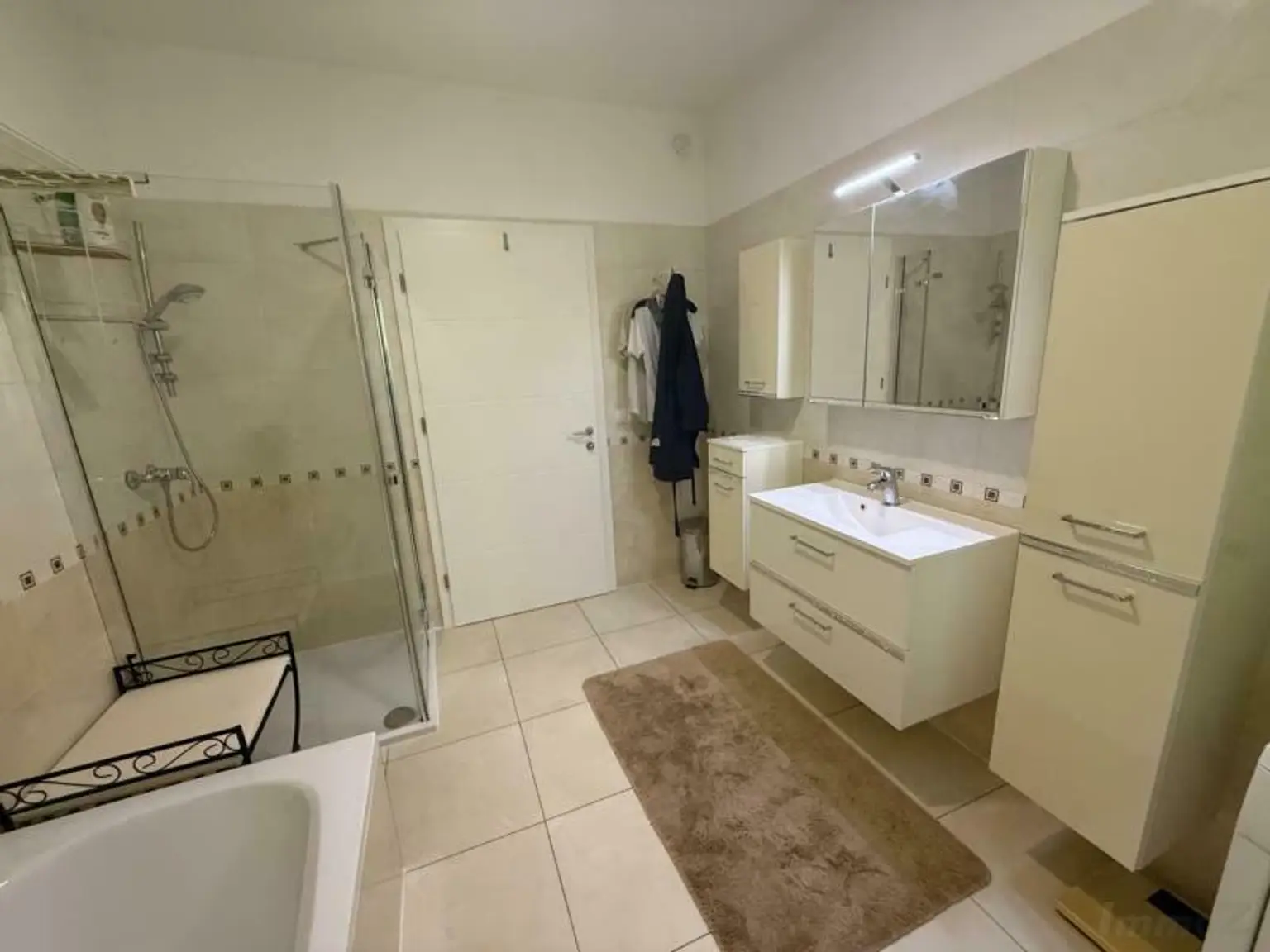 *** Eleganter und stilvoller Bungalow in begehrter Siedlungslage *** unmittelbare Nähe zur Stadt Feldbach ***