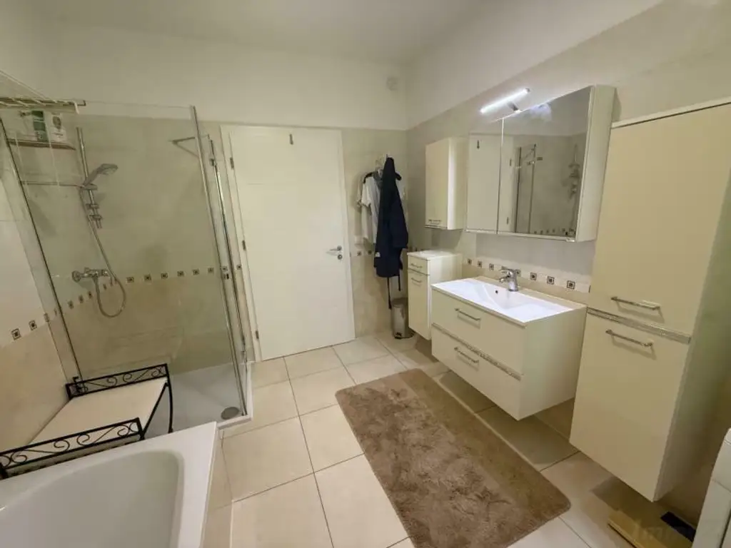 *** Eleganter und stilvoller Bungalow in begehrter Siedlungslage *** unmittelbare Nähe zur Stadt Feldbach ***