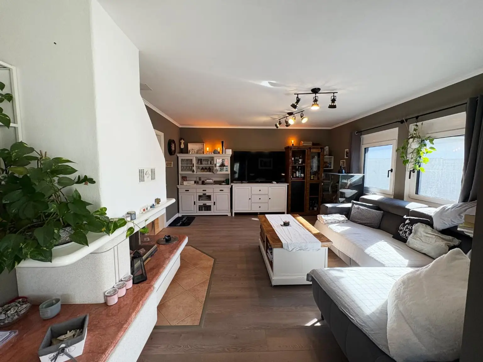 "BUNGALOW mit Pool - WohnGENUSS auf einer Ebene!"