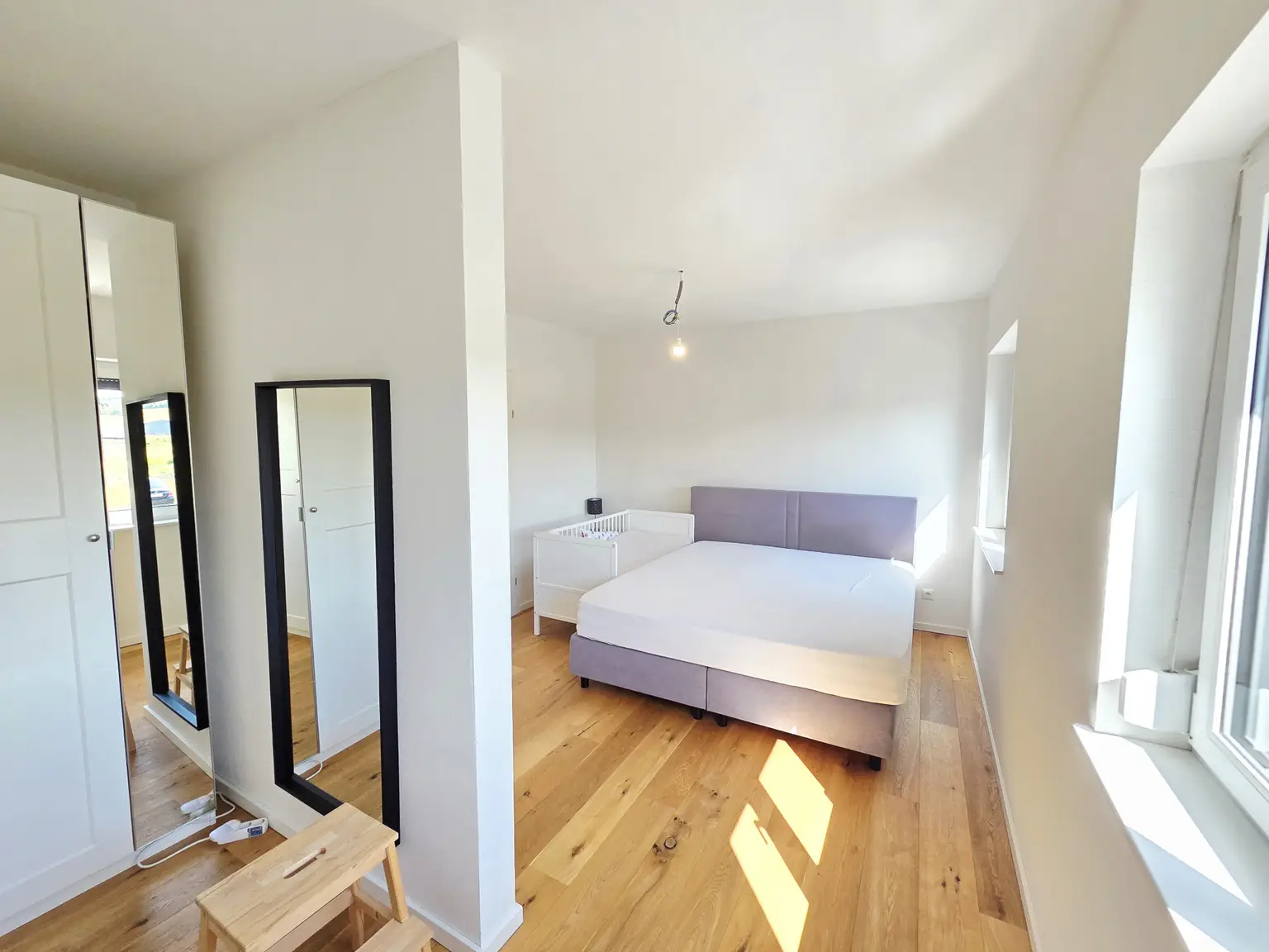 Schlafzimmer mit SR im OG