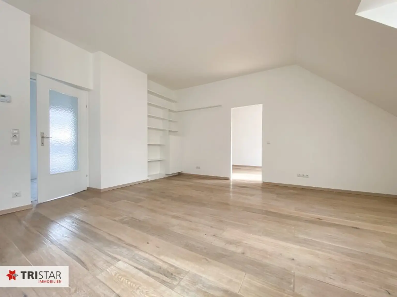 NEU :::I CALL IT HOME – STYLISCHE UND SEHR WOHNLICHE DACHGESCHOSSWOHNUNG MIT TERRASSE IN GUTER LAGE– Kauf in 1100 Wien:::