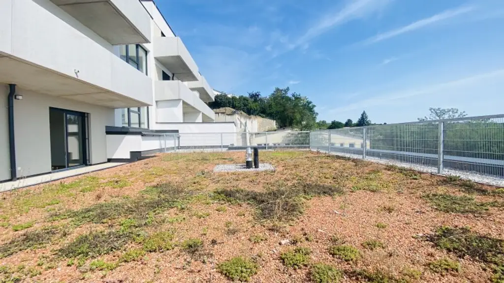Neubau Erstbezug Drei Zimmer Terrassenwohnung mit Fernblick