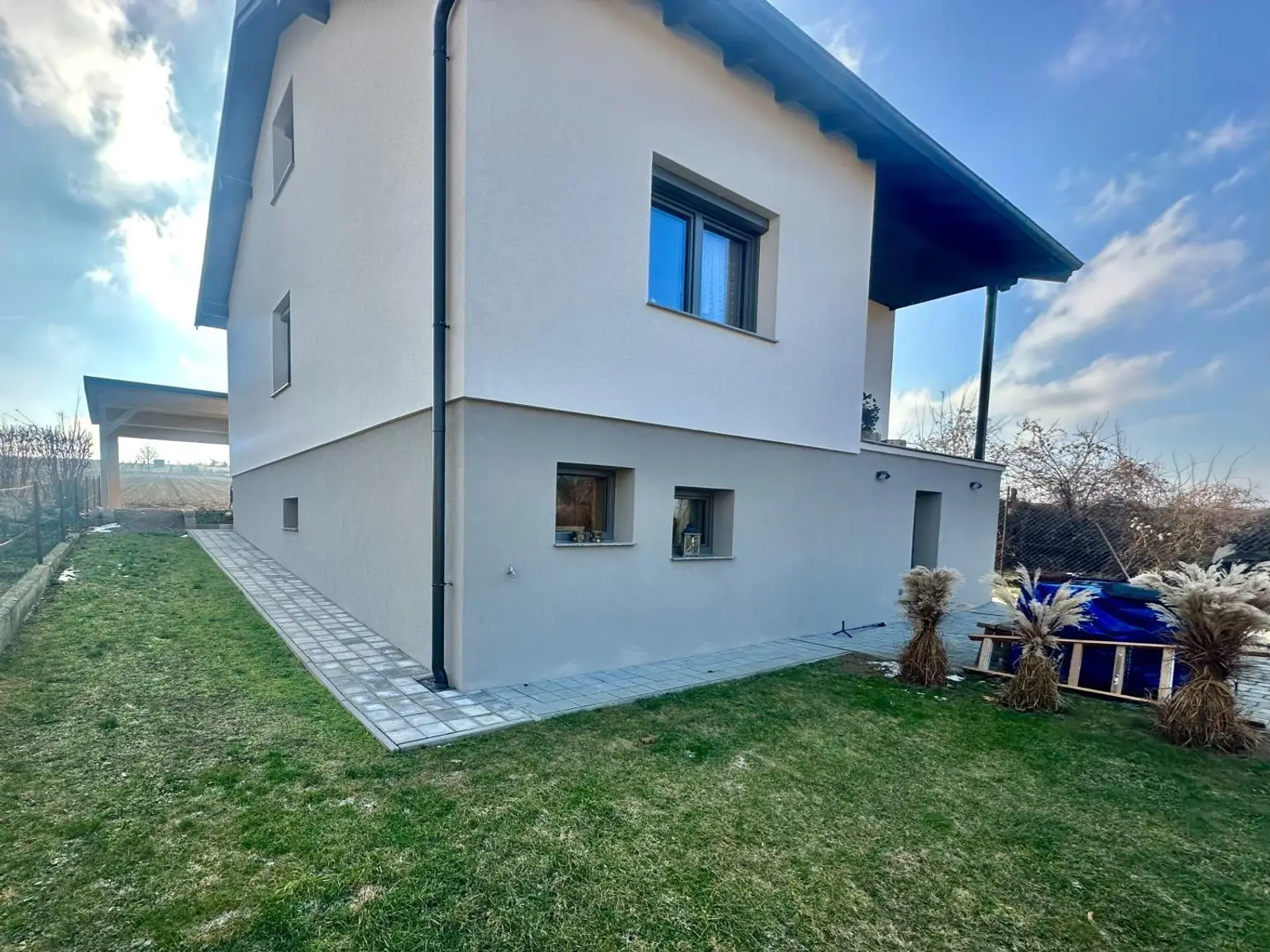 Haus Gartenansicht