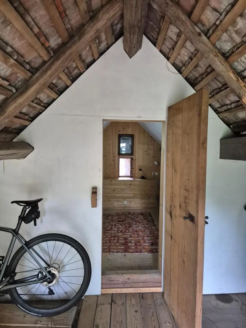 02 Innen Vorraum Gelb 04