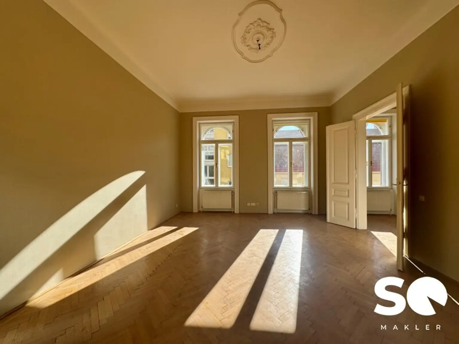 #SQ - ZEITLOS SCHÖN IN BESTLAGE: 6-ZIMMER-ALTBAUWOHNUNG MIT BALKON IN DER JOSEFSTADT