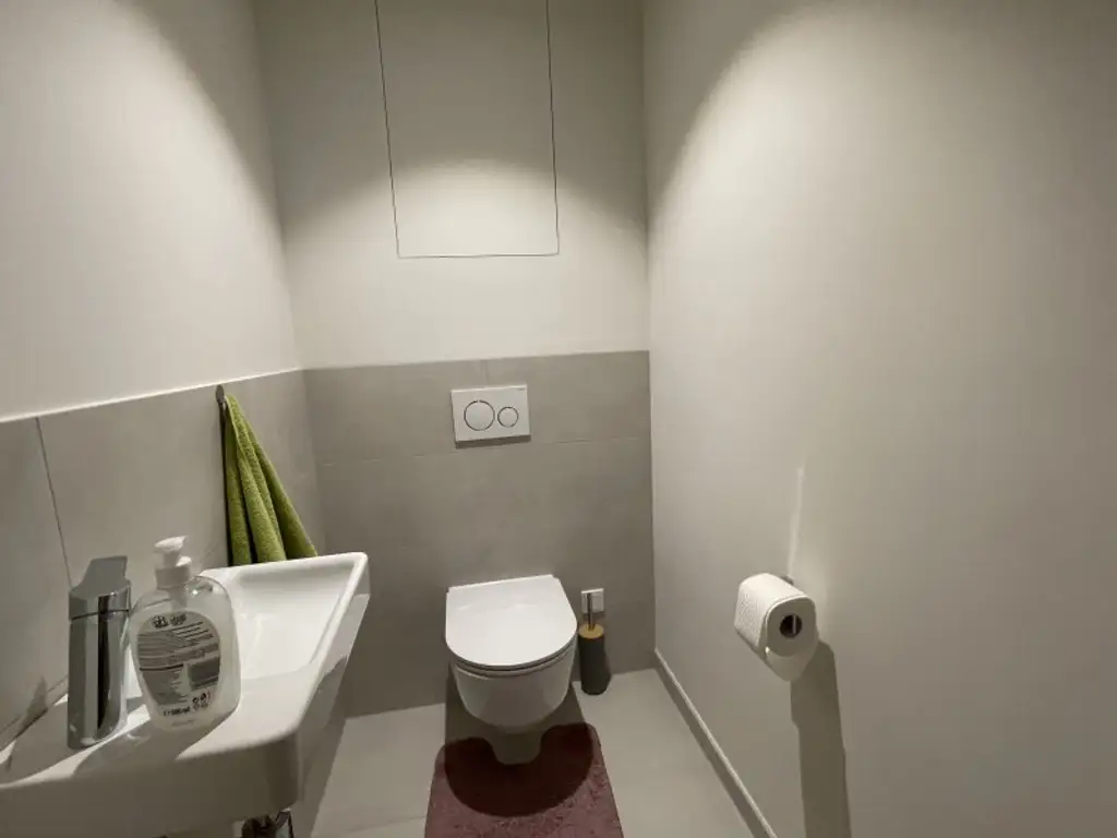 UNBEFRISTETE 4-Zimmer im Neubau mit Freifläche