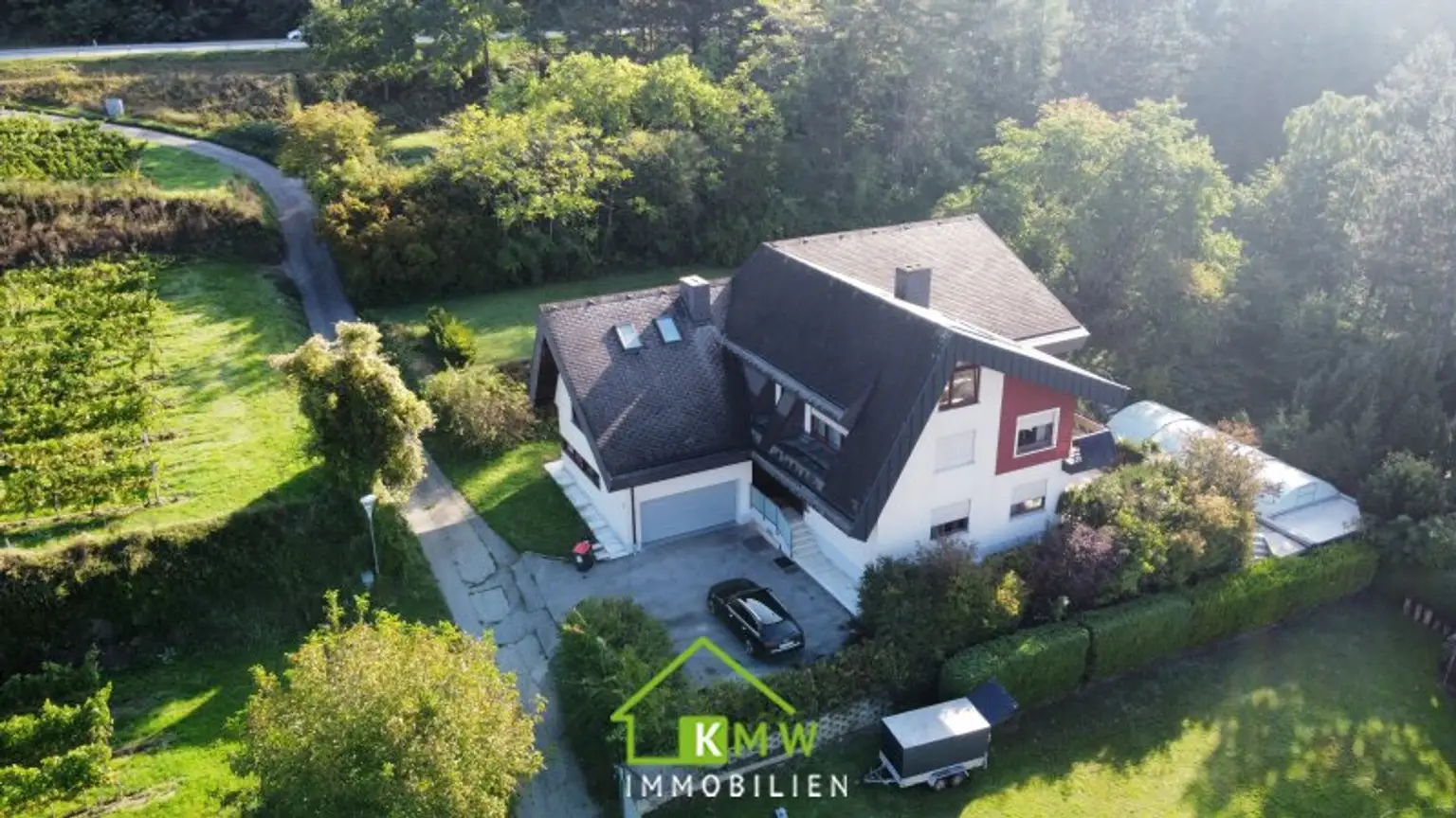 TOP AUSSICHTSLAGE - großzügige Liegenschaft mit großem Garten und Pool