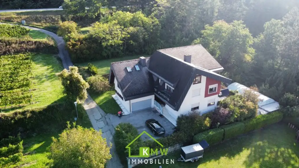 TOP AUSSICHTSLAGE - großzügige Liegenschaft mit großem Garten und Pool