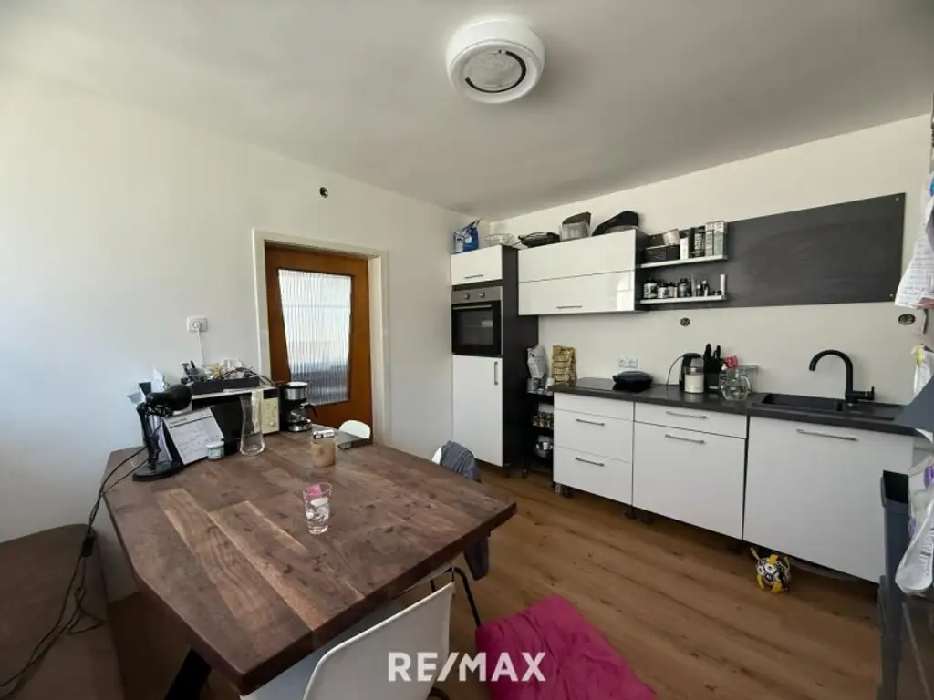 *** Gemeinschaftsprojekt oder Investment? Zwei Häuser, sechs Stellplätze, großes Grundstück in Toplage! ***