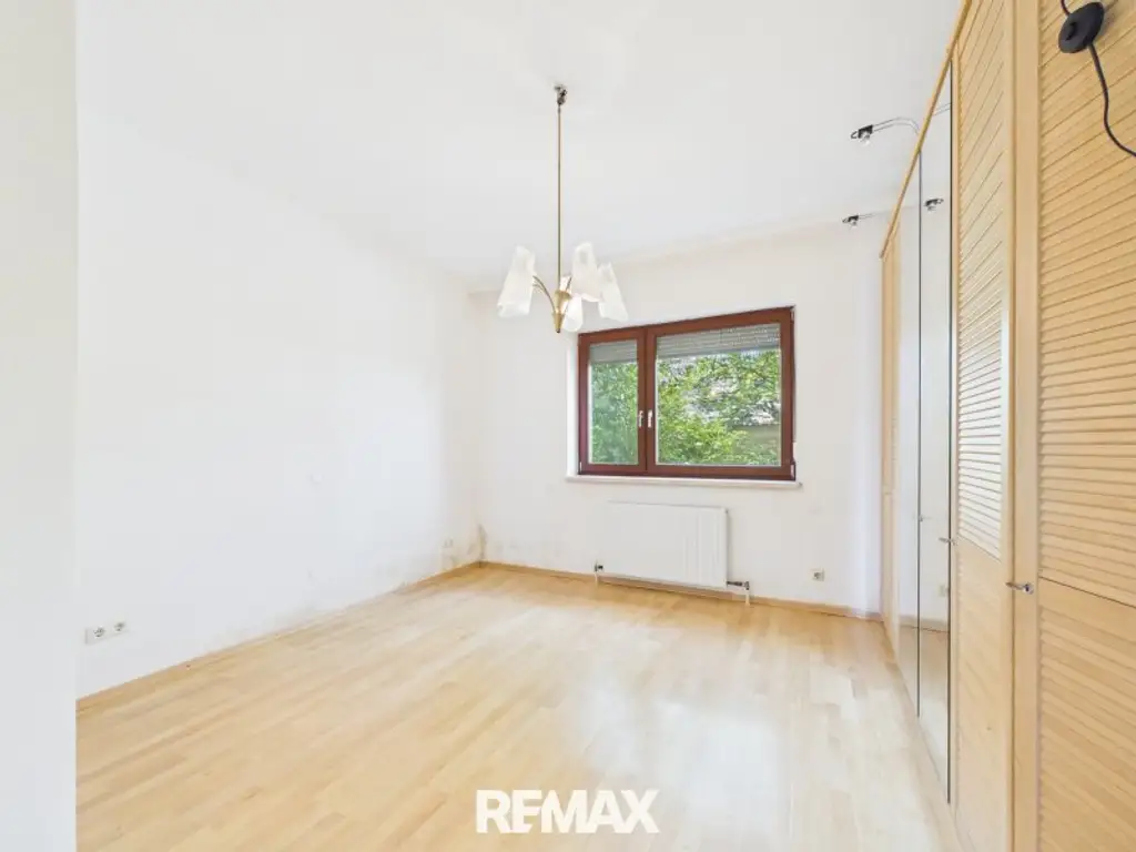 Großzügiges Wohnhaus mit vielseitigen Nutzungsmöglichkeiten