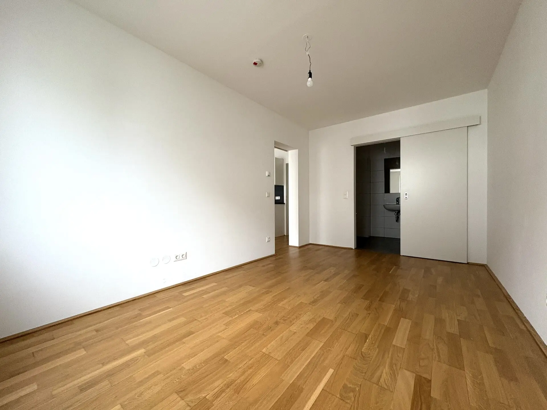 20251212_121930432_iOS