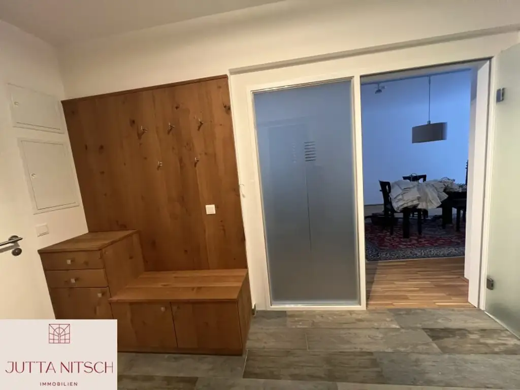 Barrierefreie Gartenwohnung mit zwei Terrassen und zwei Garagenplätzen - Gießhübl Zentrum