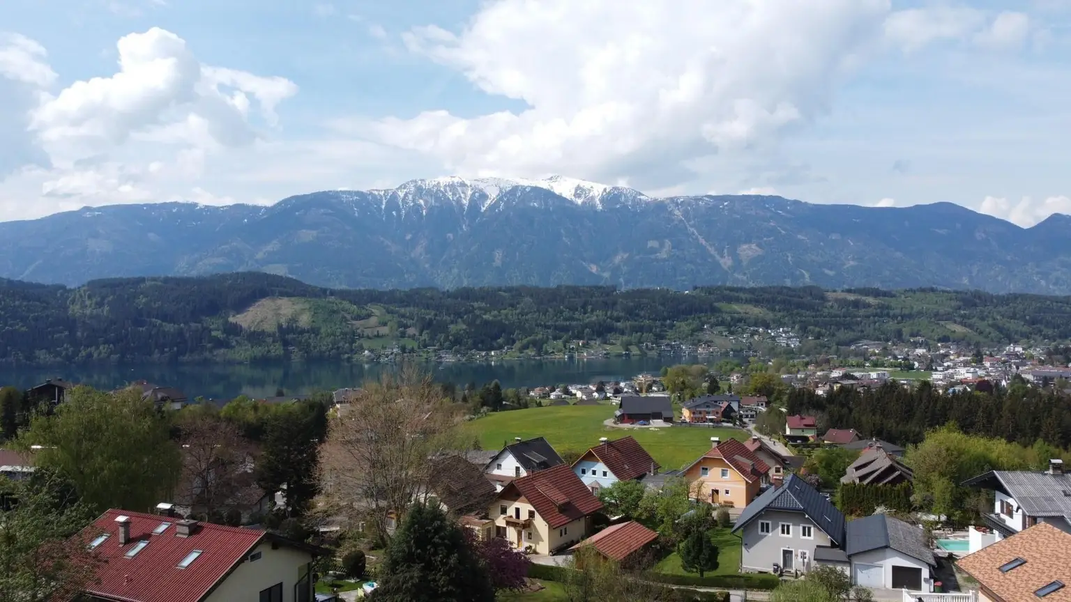Panoramablick über Seeboden