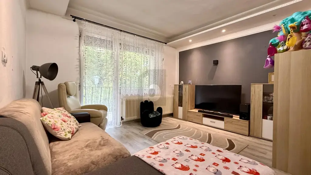 IN TOP RUHELAGE MIT VOLLKELLER UND MODERNISIERTEM WOHNRAUM