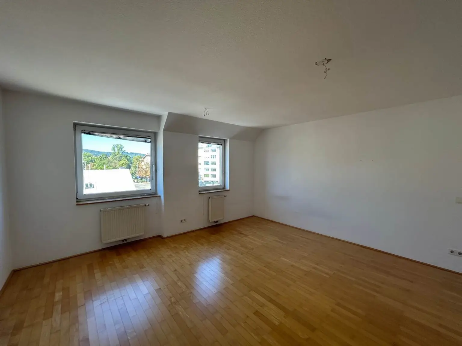 Charmante 1-Zimmer-Dachgeschosswohnung im 13. Bezirk!