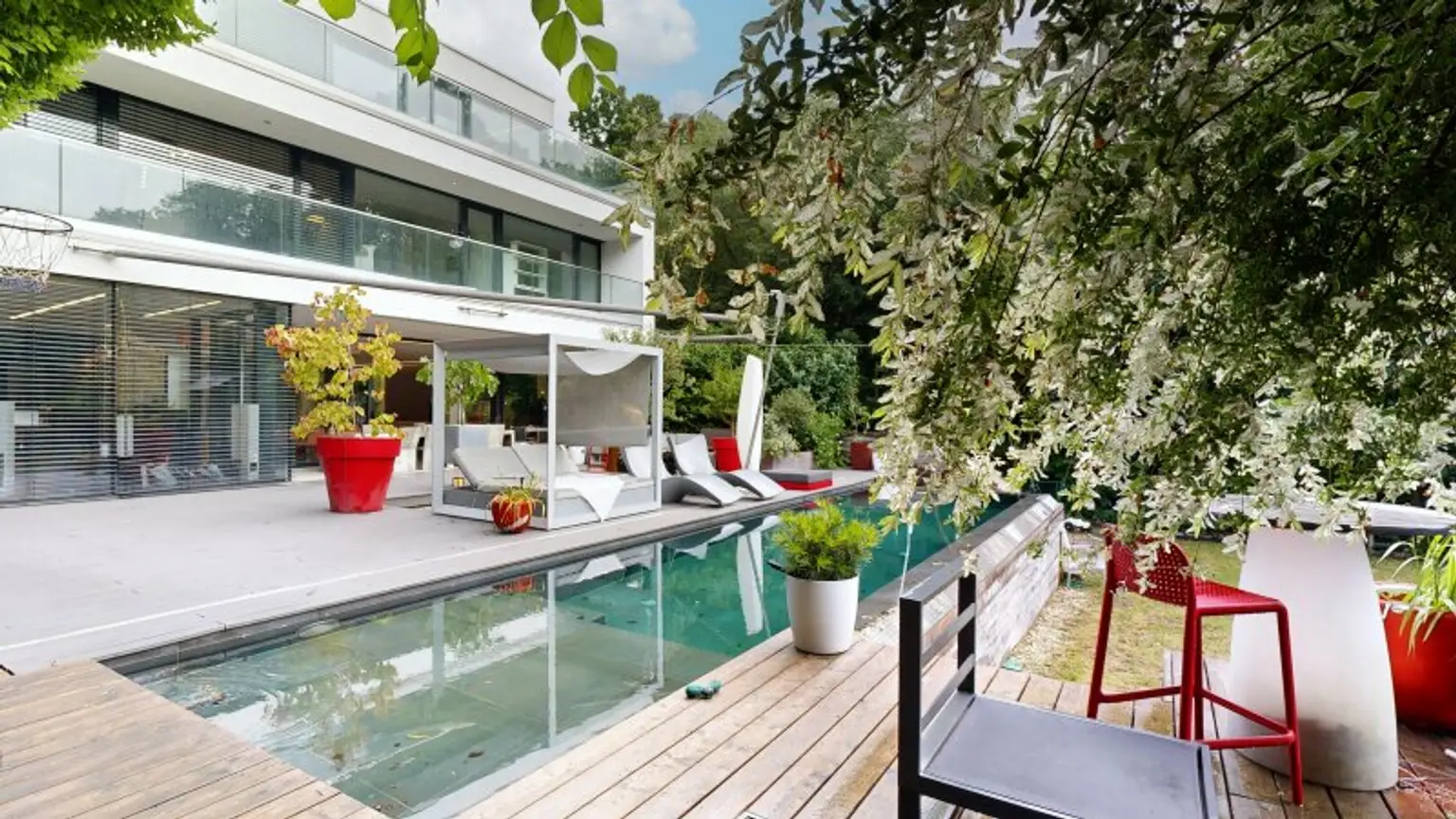Luxusvilla mit Infinitypool in absoluter Ruhelage in Hinterbrühl – Exklusives Anwesen mit Top-Ausstattung