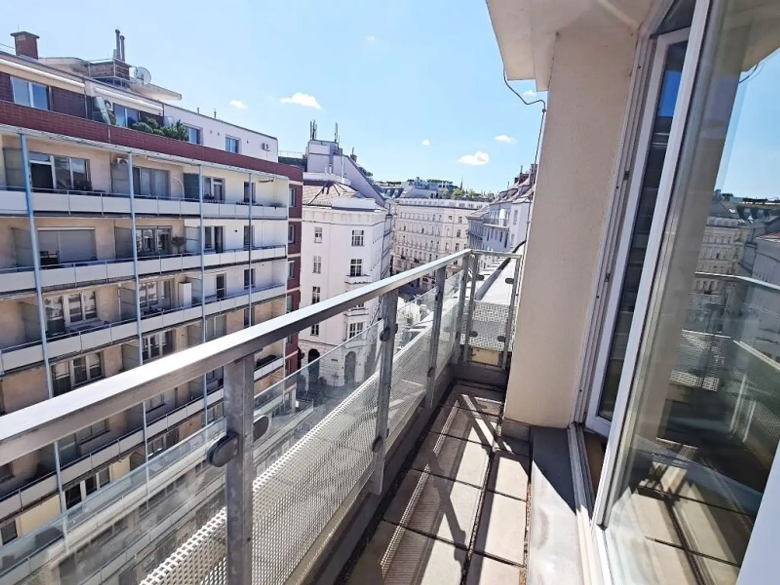 SALZTORGASSE, DONAUKANAL-NÄHE, 51 m2 Neubau mit Stehbalkon, 2 Zimmer, Komplettküche, Wannenbad, Parketten, Fernblick