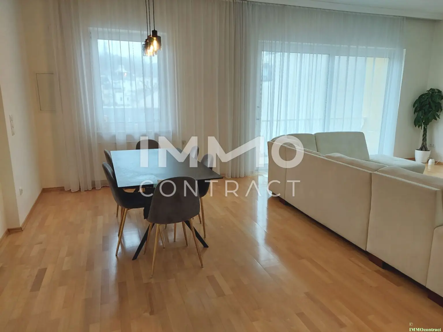 Helle122m² Mietwohnung mit Balkon und Terrasse im Zentrum von Amstetten - zwischen Hauptplatz und Bahnhof