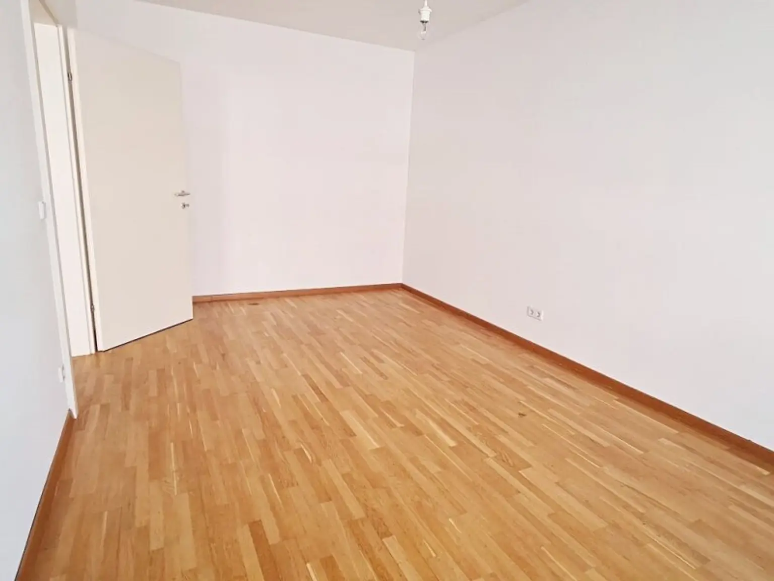 TANBRUCKGASSE - ROLLINGERGASSE, 54 m2 Neubau, 2 Zimmer, Komplettküche, Wannenbad, Parketten, Bahnhof Meidling