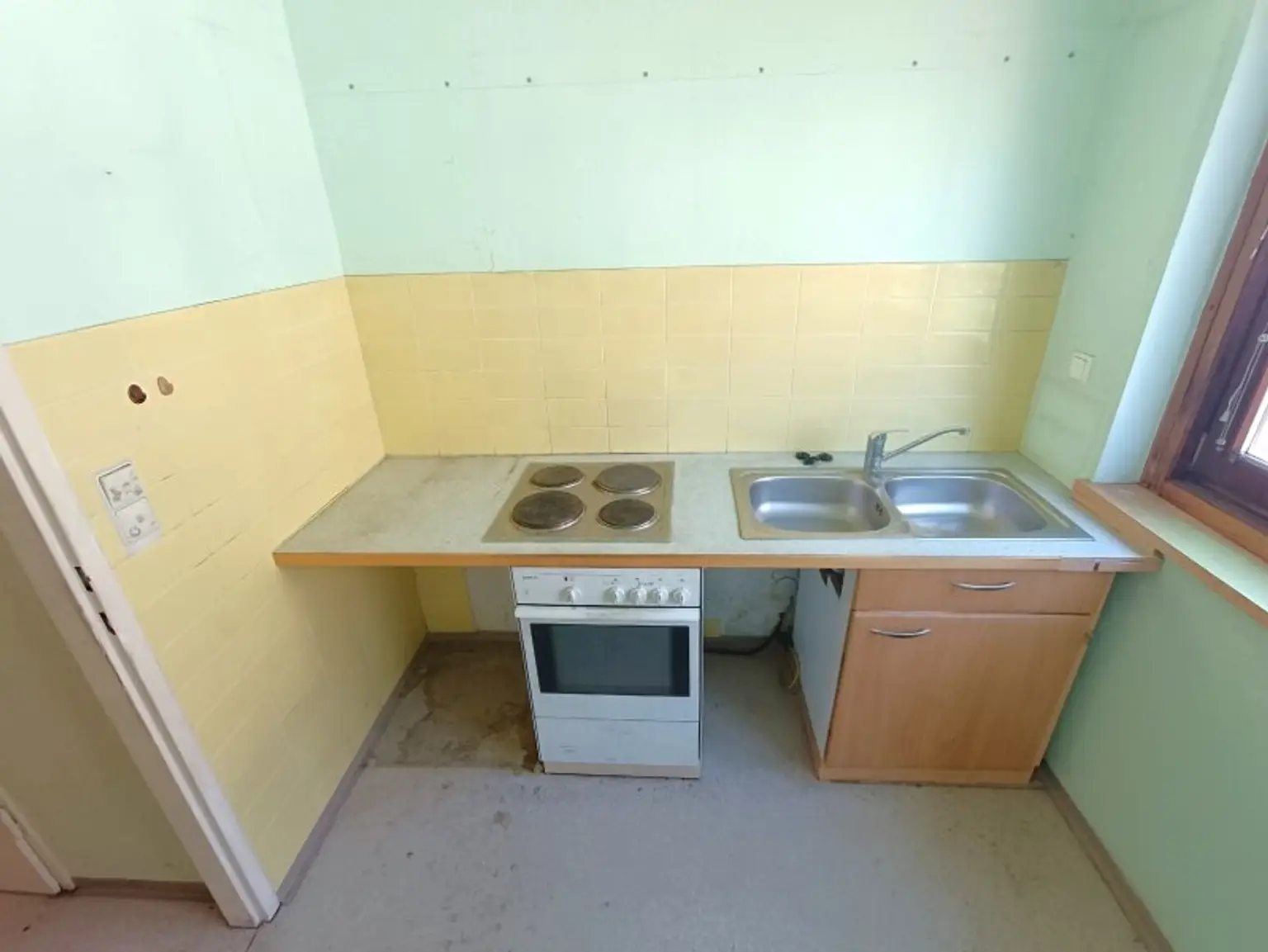 Sanierungsbedürftige 2-Zimmer-Wohnung in 1140 Wien – Ihr neues Zuhause wartet!