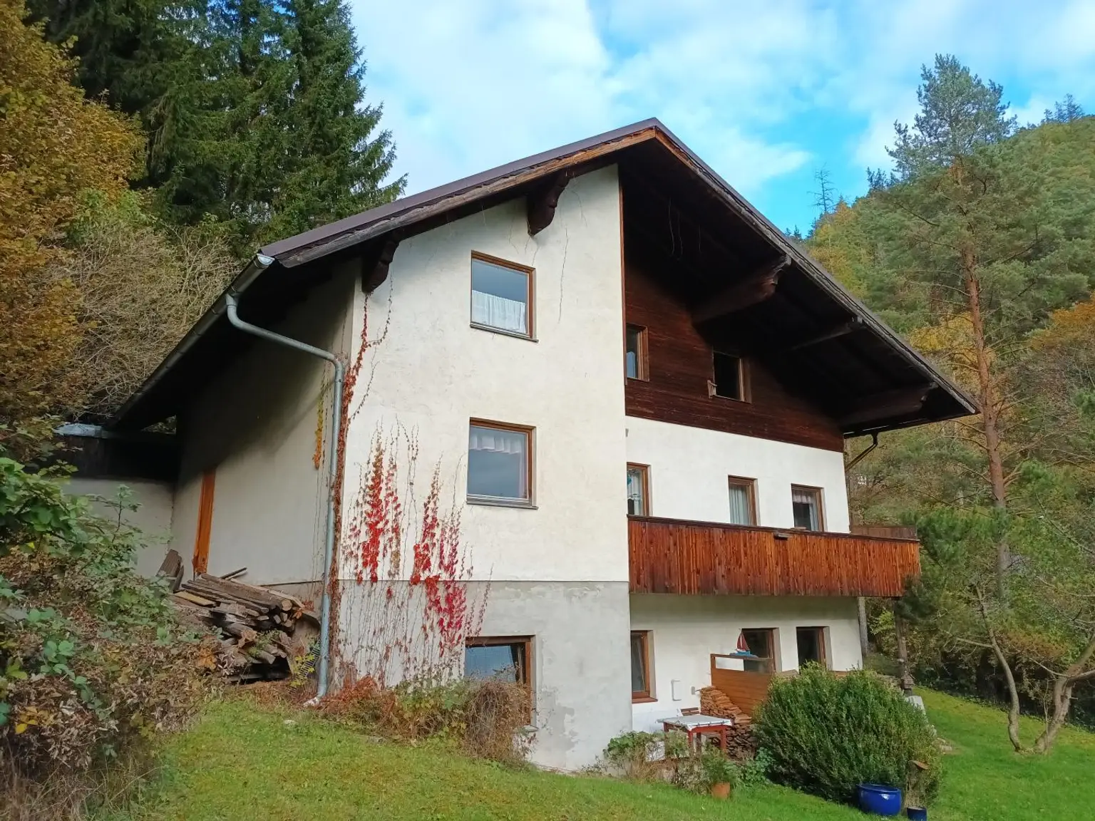 Solides Wohnhaus mit Potenzial in ruhiger Waldrandlage