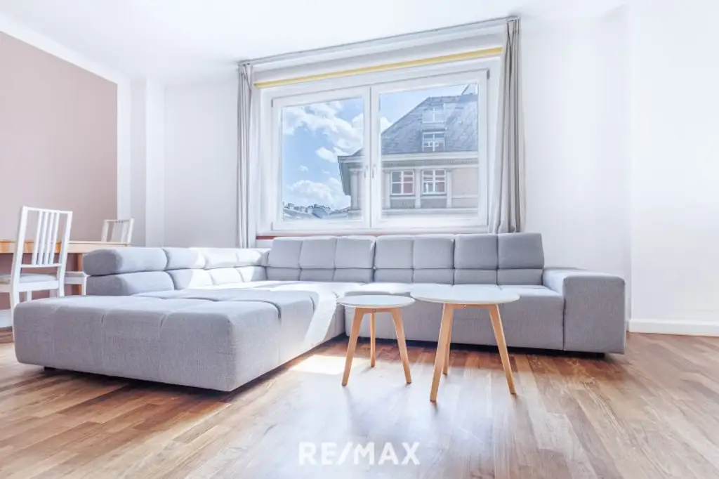 Lichtdurchflutete 2-Zimmer Wohnung im historischen Herzen Wiens