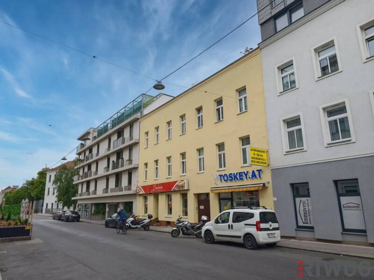 U-Bahn- und Marktnähe | 2-Zimmer-Altbauwohnung mit hofseitigem Schlafzimmer & Einbauküche | sofort bezugsbereit