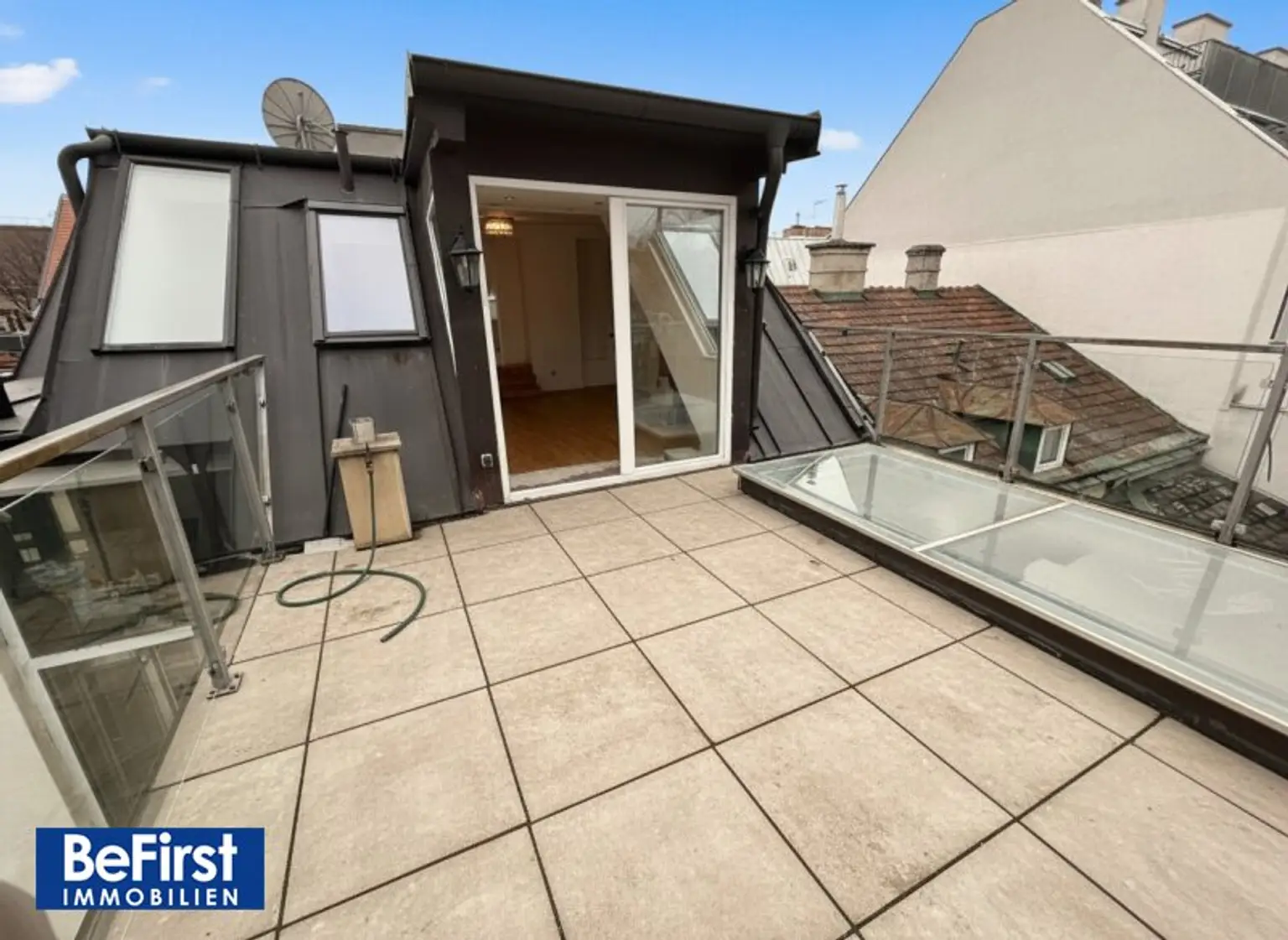 Einzigartige Gelegenheit: Traumhaftes Mehrfamilienhaus in eleganter Lage von Gersthof