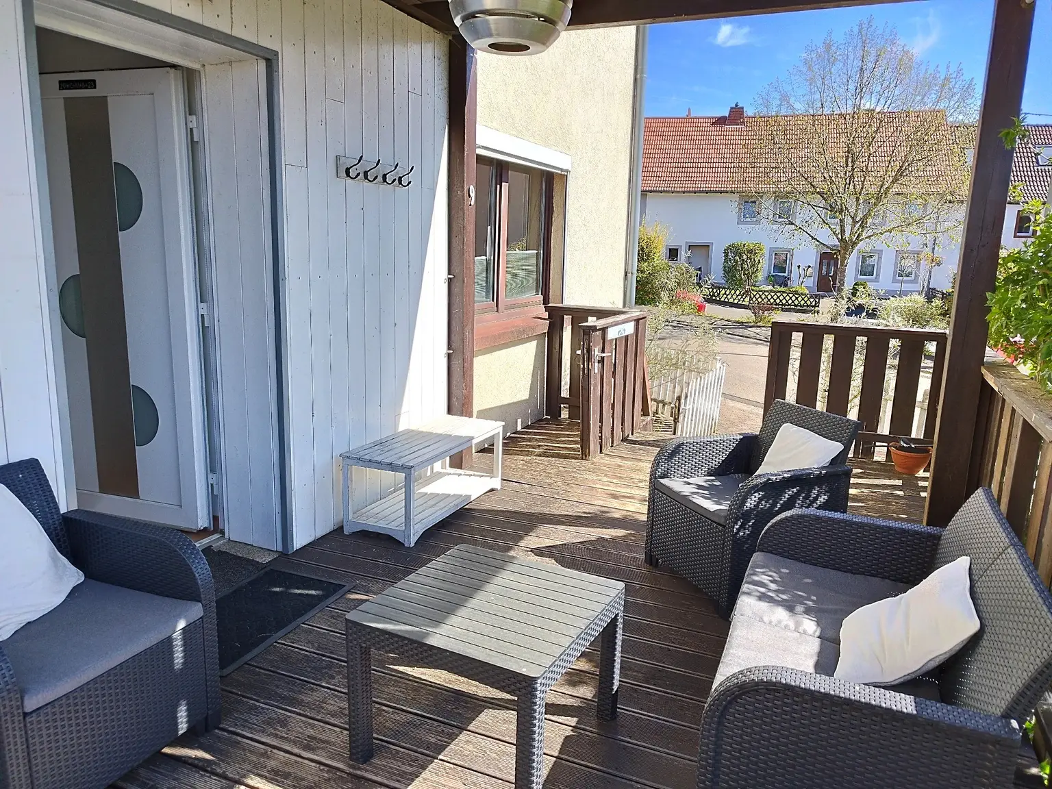Veranda vor Hauseingang (EG)
