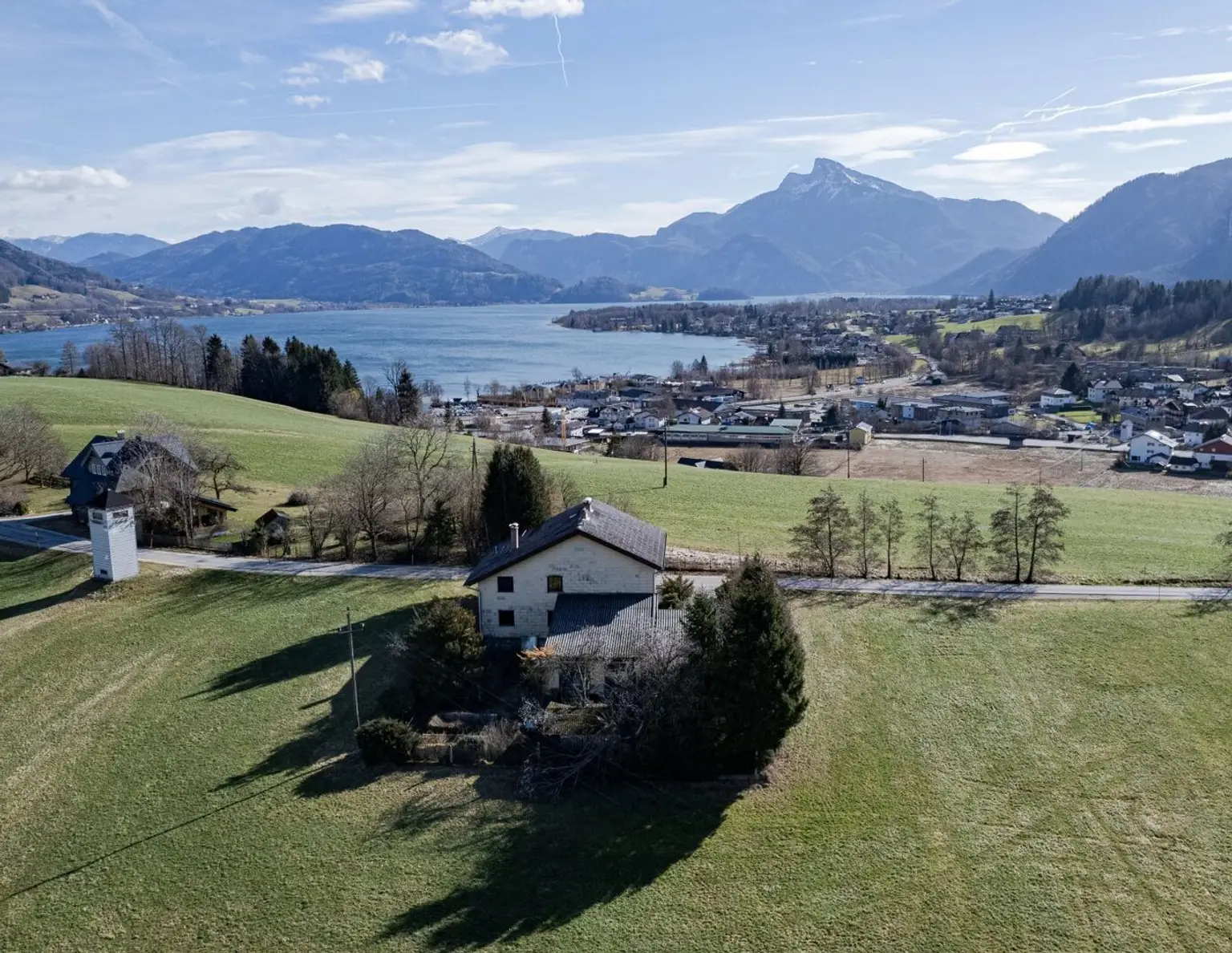 TRAUM VOM HAUS; BEEINDRUCKENDES BAUGRUNDSTÜCK MIT SEE- & BERGBLICK