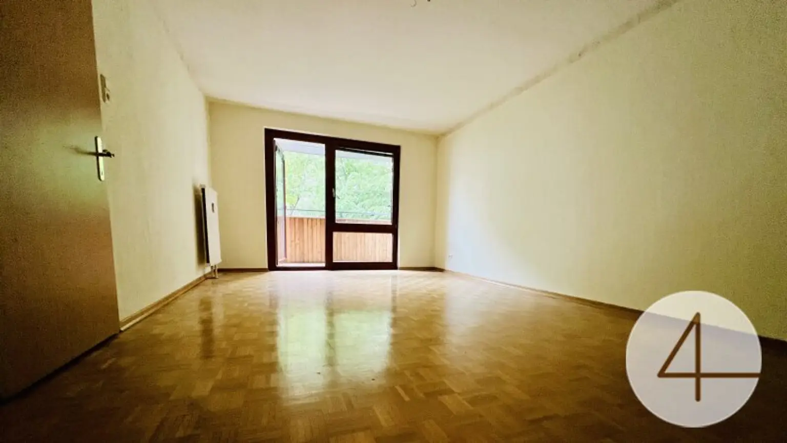Sanierungsprojekt light - direkt an der U-Bahn - Innenhof Ruhelage - sonnige Loggia - Millennium City u. technische Fachhochschule ums Eck - Donauinsel
