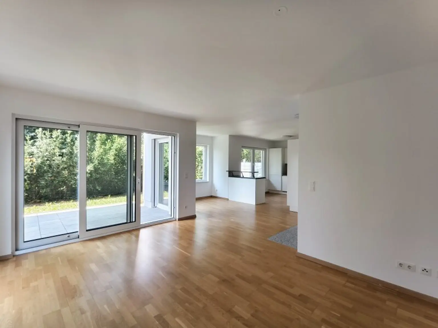 Wohn-/Essbereich mit Blick zur Küche