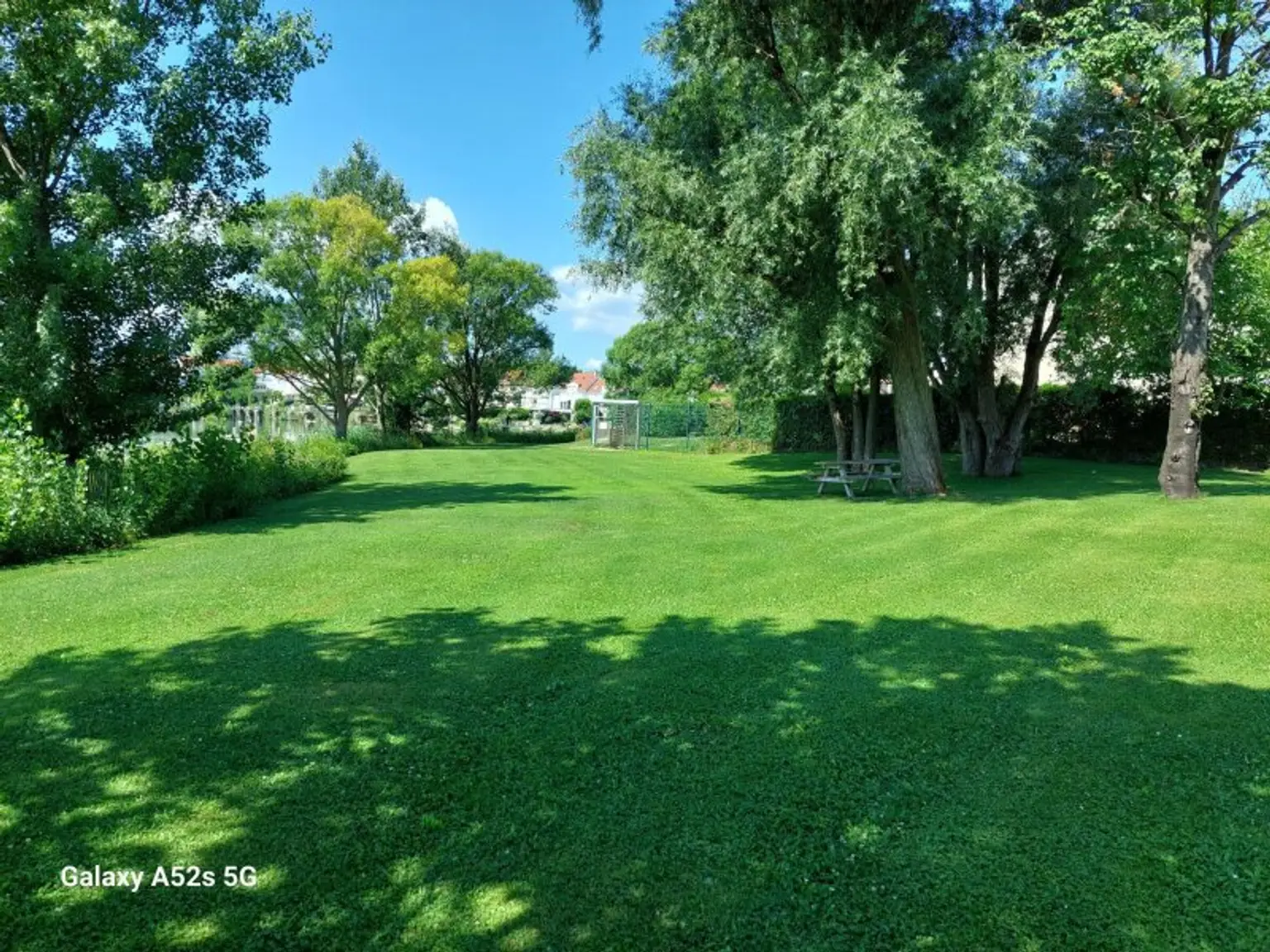 Traumhafte Gartenwohnung in Vösendorf: 81m², Terrasse, Stellplatz und sitzen in Grünen!